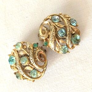 Vintage Signed Lisner - Variety Blue Stones - Gold Tone Clip On
